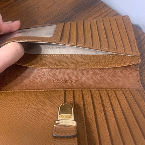 Michael Kors wallet - Picture 7 of 10